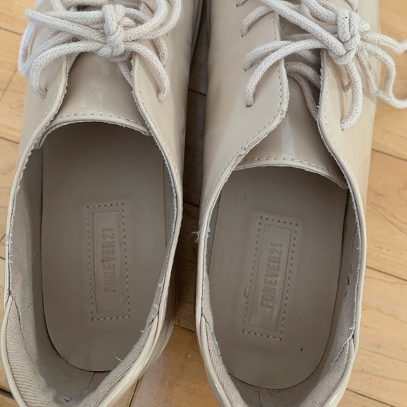 [7]👟F21 faux patent leather lace up shoes - Picture 3 of 10